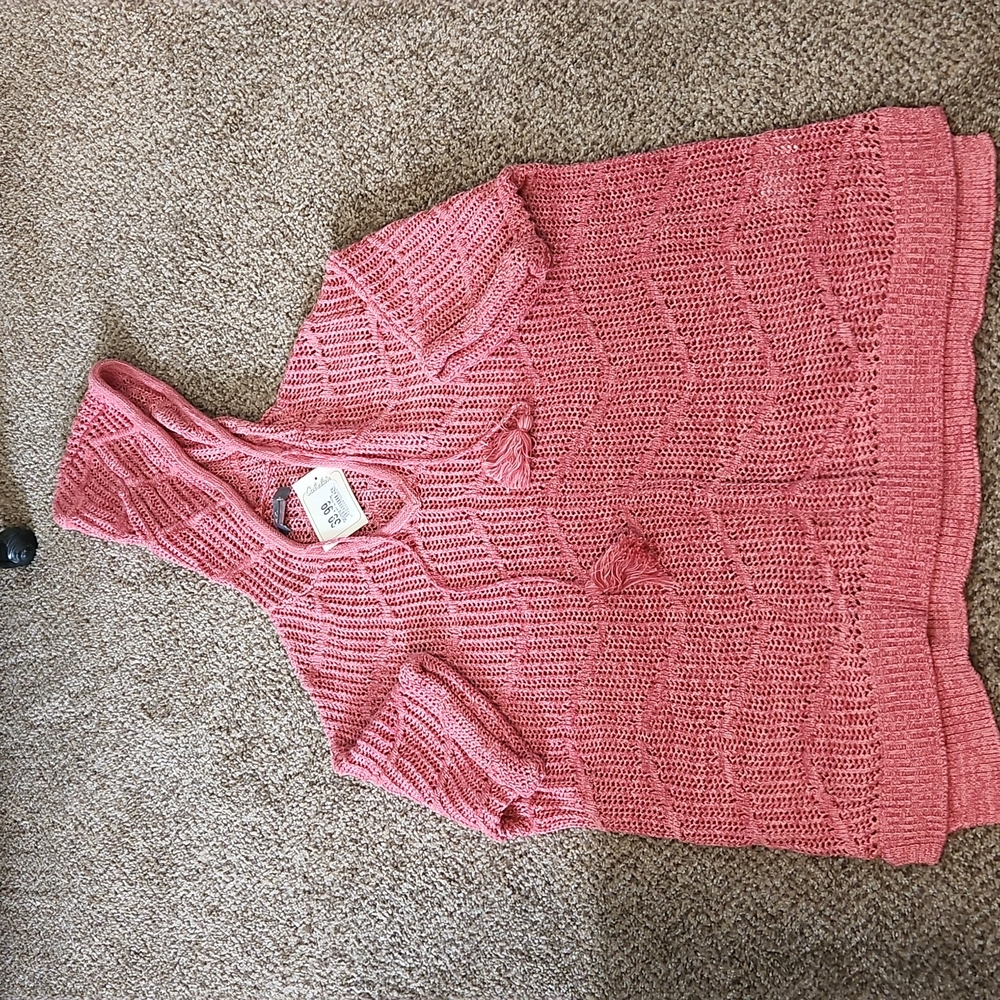 SWEATER SIZE LARGE